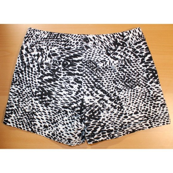 Women Calvin Klein Stretch Snake Skin Pattern High Rise Shorts Sz 10 Black White - Picture 6 of 8